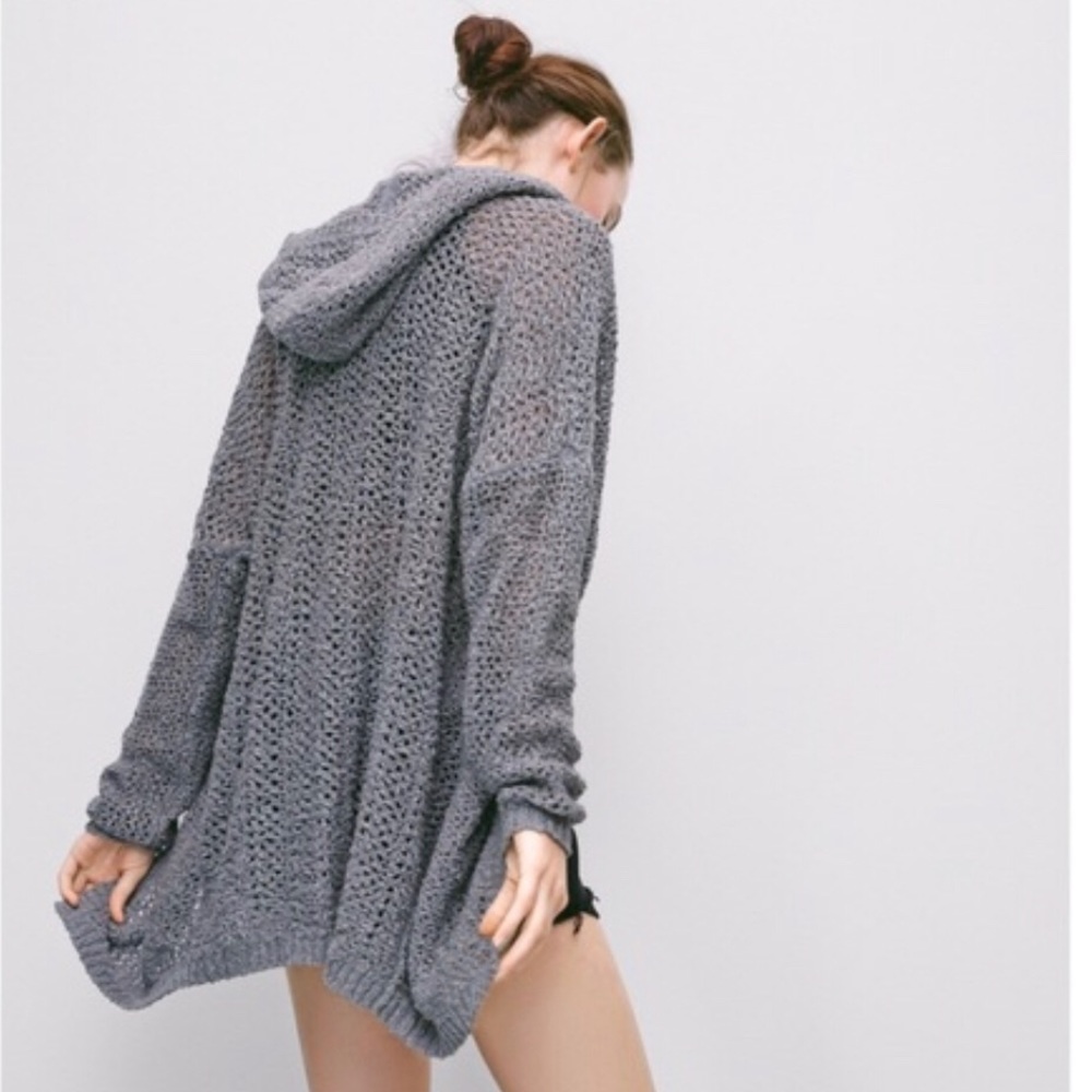 Aritzia hoodie cardigan xs. Wore it handful times.